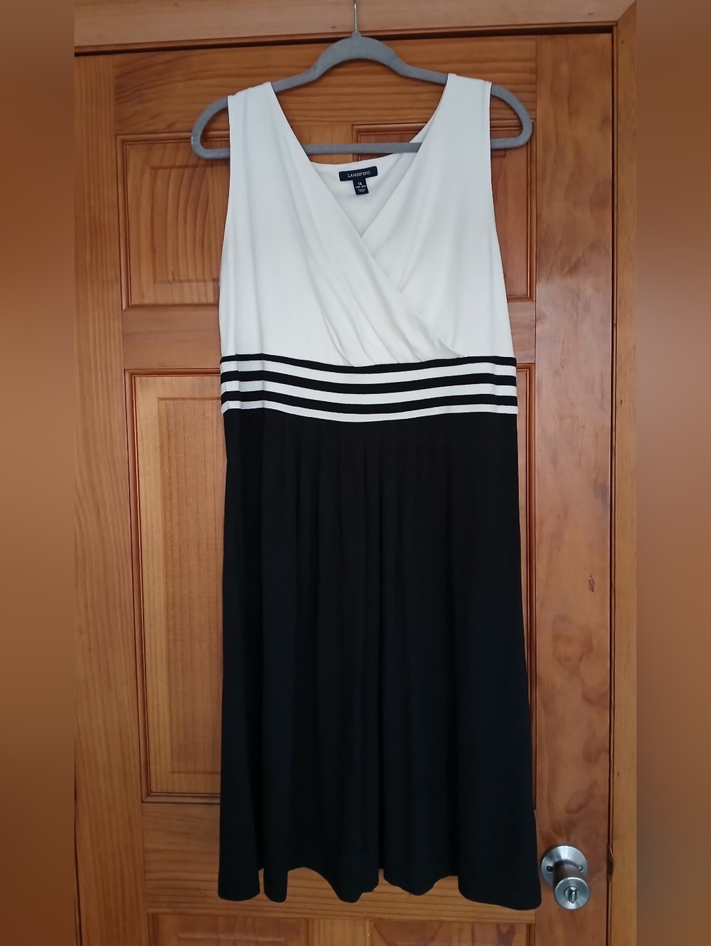 Lands' End Black and White Sleeveless Dress - Picture 1 of 3